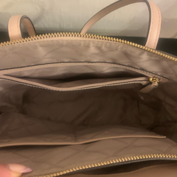 Michael Kors saffiano leather tote bag - Picture 7 of 9